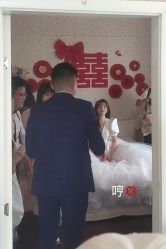 -艾米丽婚纱礼服