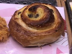 葡萄干卷心面包-巴黎贝甜(杨浦宝地店)