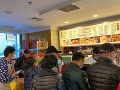 等位区-国际饭店·帆声西饼屋(黄河路店)
