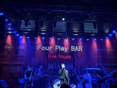-FOUR PLAY BAR