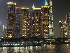 -黄浦江游览十六铺3号码头网红自助餐