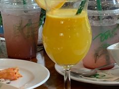 -Chom Cafe and Restaurant