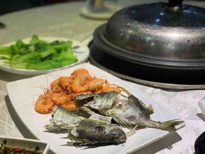 越百海海鲜蒸锅(观海店)-"超火爆的一家店 两年没回湛江发现越来越多.