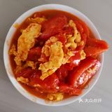 从不喧宾夺主，但又最具点缀效果，不接受反驳。