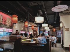 大堂-宽窄巷成都菜(青岛路万达广场店)