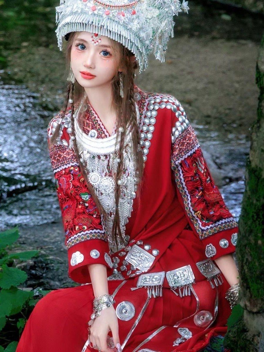 最美东方苗族姑娘写真,俏丽动人心弦#民族风写真