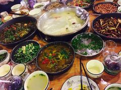 -去吃小龙虾·江湖菜·烧烤(南滨路店)