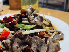 -大众跷脚牛肉馆·非遗传承单位(峨眉山店)