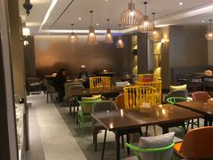 -杭州西湖湖滨银泰亚朵酒店