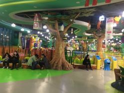 -维佳童话镇演出现场(徐东店)
