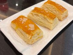 榴莲酥-高第街56号港式餐厅·精选(世茂广场宽厚里大明湖店)