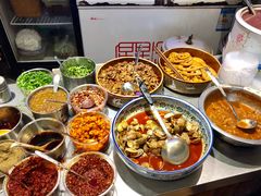 -爆炸头阿姨小四川正宗川味小吃(无任何分店)