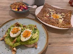 牛油果煮蛋吐司-RAC BAR(安福路店)