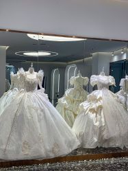 -喜爱高定婚纱摄影