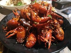 特色油焖大虾-巴厘龙虾·榜首油焖大虾(音乐学院·沿江酒馆店)