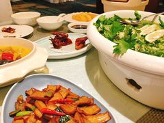 腊八蒜炒杏鲍菇-新加坡瑞珍•海河观景餐厅