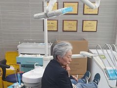 -上海仁爱医院口腔科 · 种植