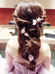 -贺贺新娘造型婚纱店