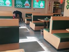 卡座-武庄主特色炒鸡(周恩来纪念馆店)