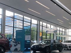 -上海宝信宝马4S店