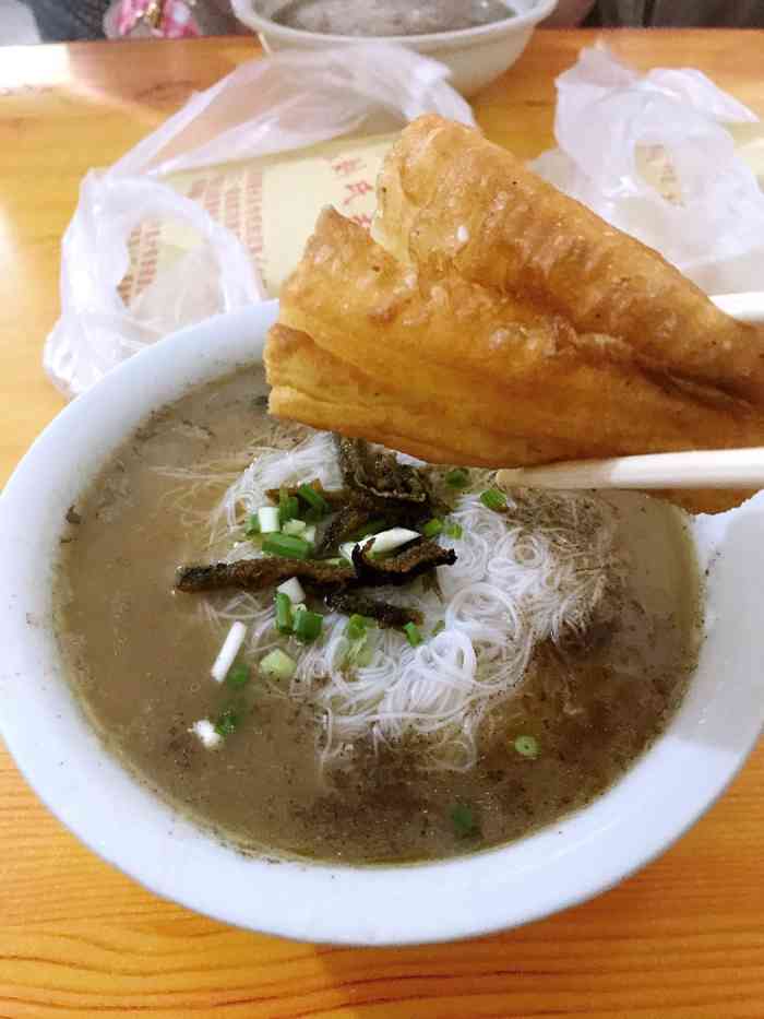 天门黄潭鳝鱼糊汤粉