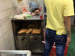 -Bánh Mì Huynh Hoa