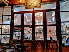 -席娜卡琳火车铁道夜市