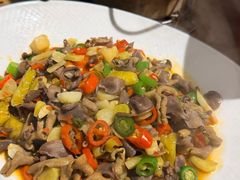 -头上红煨盐鸡·非遗院子餐厅