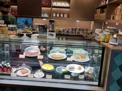 面包甜点陈列柜-高原家咖啡(博爱路店)