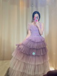 -月月婚纱礼服仓储店(王府井店)