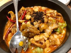 黑松露牛肝菌焖牛蛙-云海肴云南菜(浦江欢乐颂店)