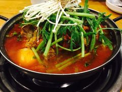 土豆排骨火锅-喇喇排骨火锅·传统韩式脊骨汤(望京西园总店)