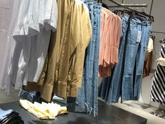 -URBAN REVIVO(七宝领展广场店)