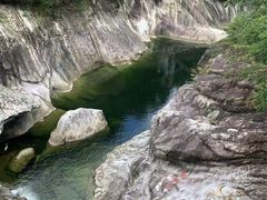 -燕子河大峡谷天坑仙境