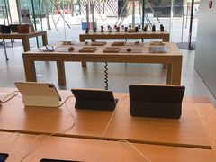 -Apple零售店(华贸购物中心店)