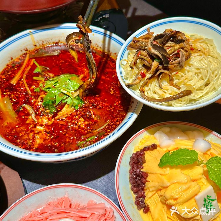 上海终于也有正宗的乐山菜馆子啦‼️