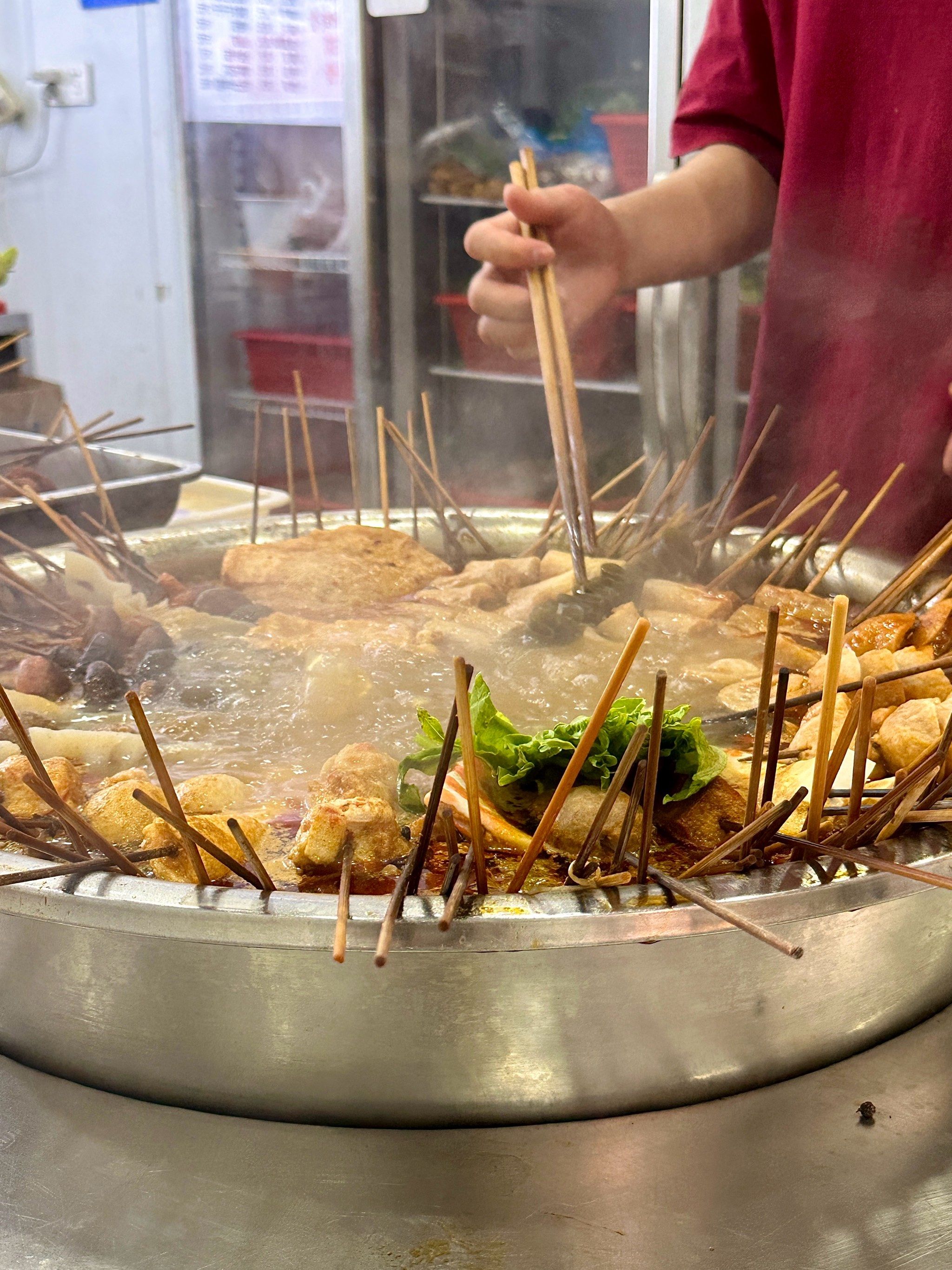 水塔街旁边的串串麻辣烫