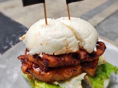 青咖喱菠萝烤鸡腿堡-shark burger·鲨鱼汉堡(交子大道店)