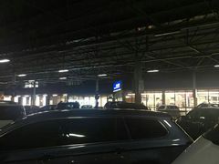 -麦德龙上海闵行商场-停车场