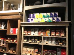 零售区-星巴克臻选(广州沙面店)