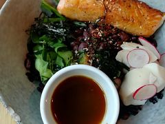 煎三文鱼芥末酱油汁和风碗-Wagas沃歌斯(大学路店)