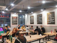 新店环境-梁老三麻辣鸡头总店