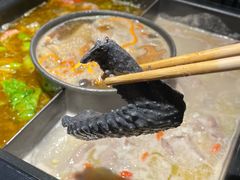 -老牌坊云南鱼豆花火锅(哈西万达店)