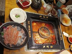 -老牌坊云南鱼豆花火锅(哈西万达店)