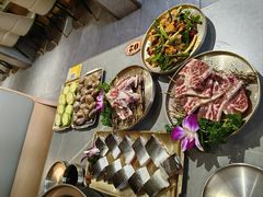 -围炉肉舍丹东海鲜烤肉·烤活鳗(步行街店)
