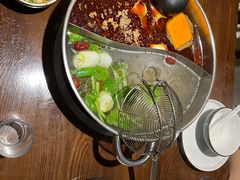 -乡土黄·鲜牛肉火锅·小龙虾(兴业街店)