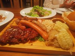 巴伐利亚香肠拼盘-宝莱纳啤酒花园餐厅PAULANER BRAUHAUS Nanjing(广州路店)