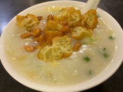 荔湾艇仔粥-伍湛记 · 广州老字号(龙津中路店)