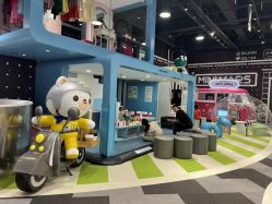 -MINI MARS KIDS CLUB亲子家庭中心(长宁天山店)