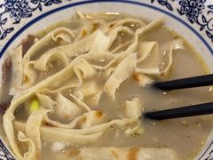 -八百里牛肉汤(盖饭·锅贴·万象城店)